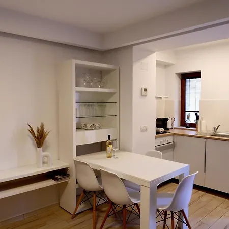 Urbank - Self Check-in Апартаменти