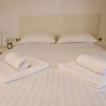 Апартаменти Urbank - Self Check-in